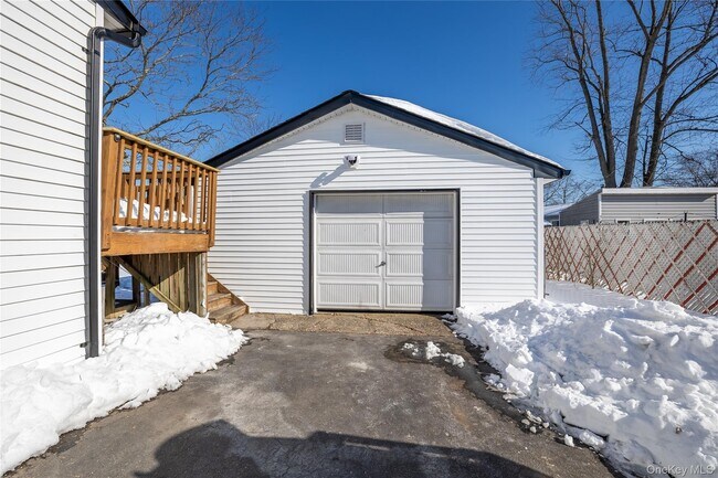 Building Photo - 3103 Falcon Ave