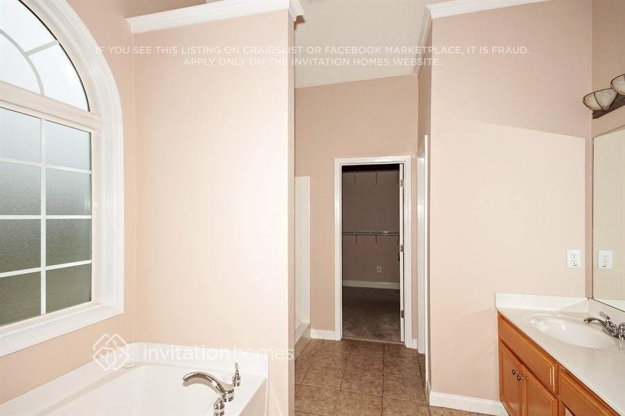 Building Photo - 341 Whitney Ln
