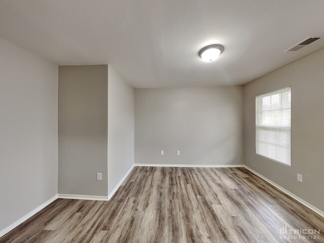 Building Photo - 1628 Poplar Shadow Dr