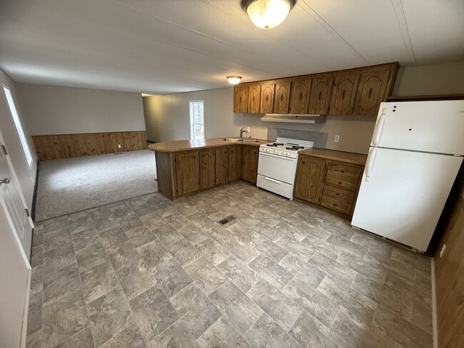 Building Photo - 310 S 11th St