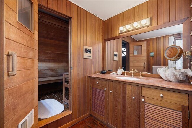 Building Photo - 4 Hunter Ave