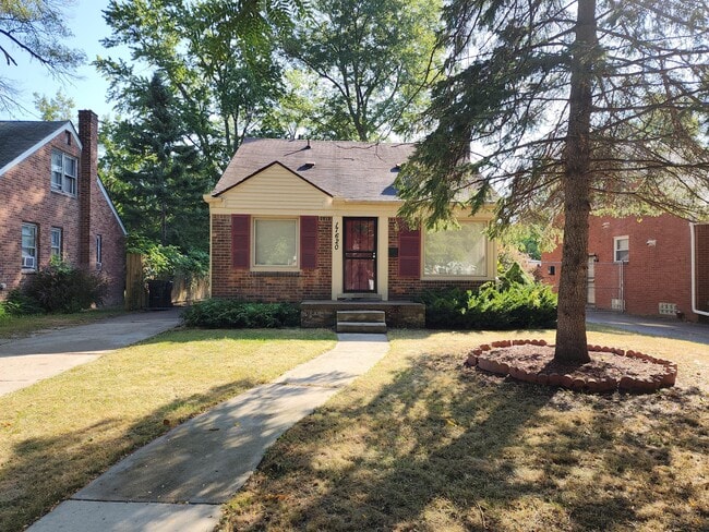 Building Photo - 17620 Lenore Ave