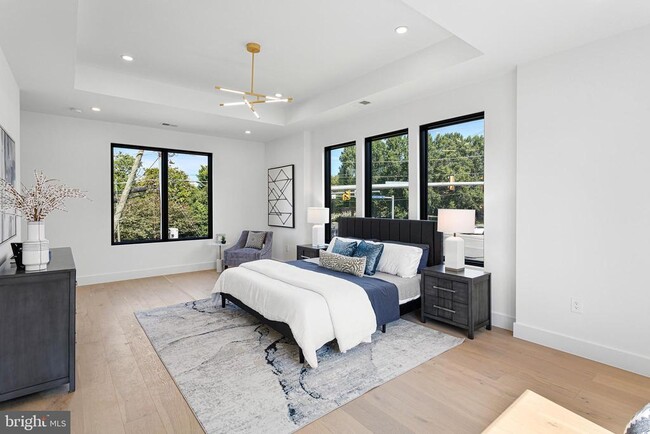 Building Photo - 1733 Chain Bridge Rd