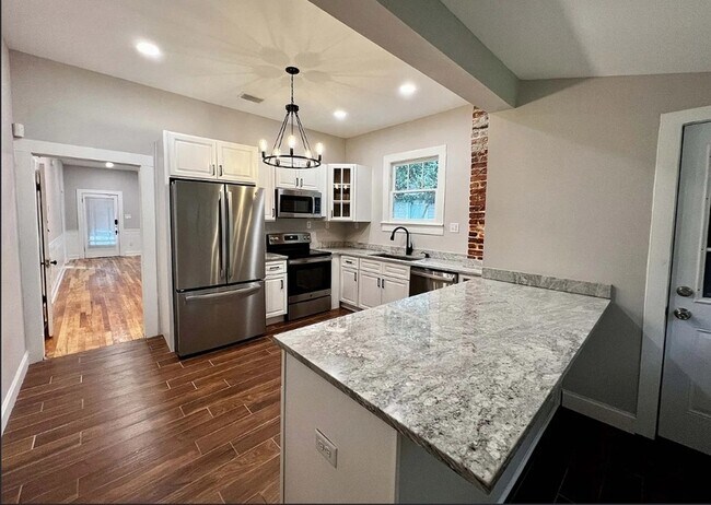 Building Photo - 209 S Fulton St