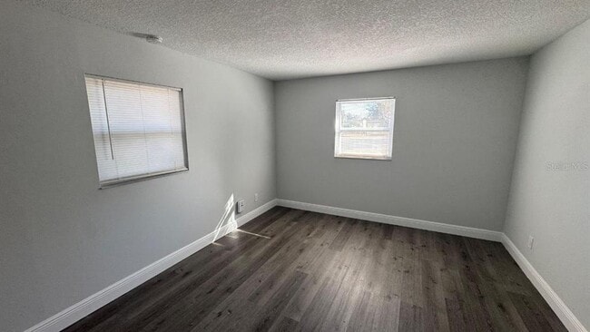 Building Photo - 2920 SE 50th Ct