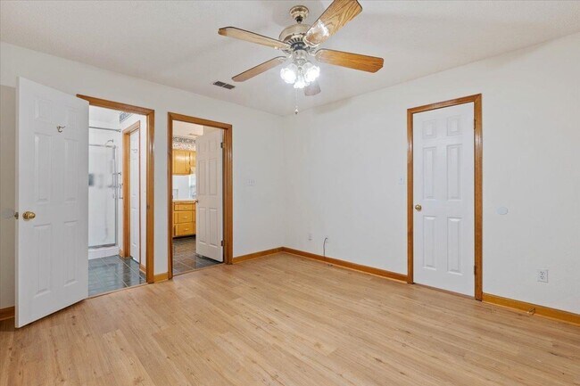 Building Photo - 2510 Golden Park Ln