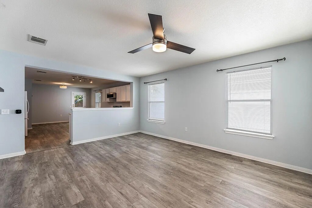 living - 8719 Davis Oaks Trl