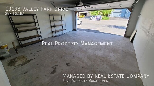 Building Photo - 10198 Valley Park Dr