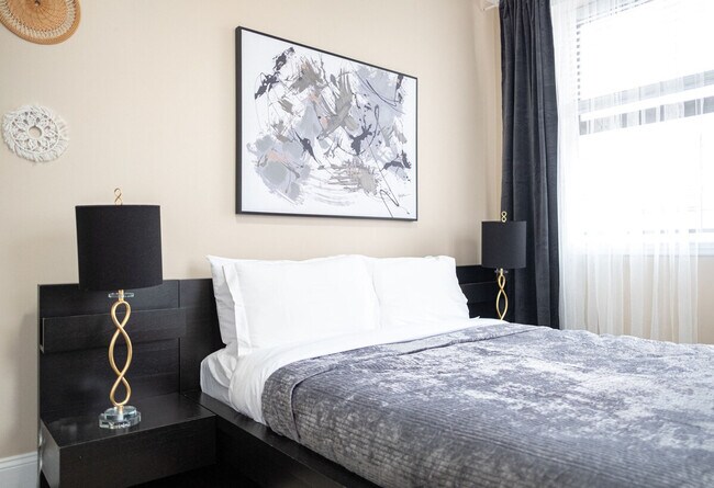 Building Photo - 245 W 113th St