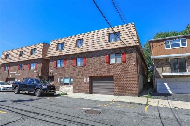 Building Photo - 74 69th St