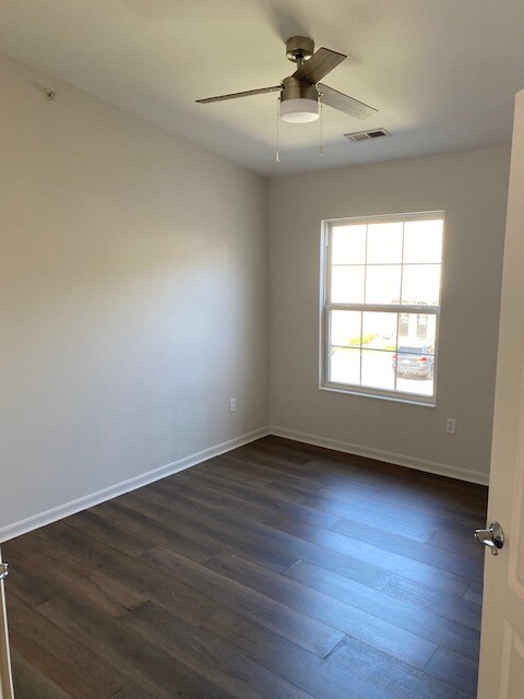 Building Photo - 387 Southwind Ln