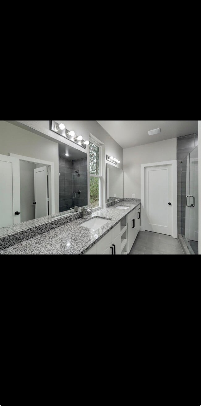 Building Photo - 884 Rd 5203