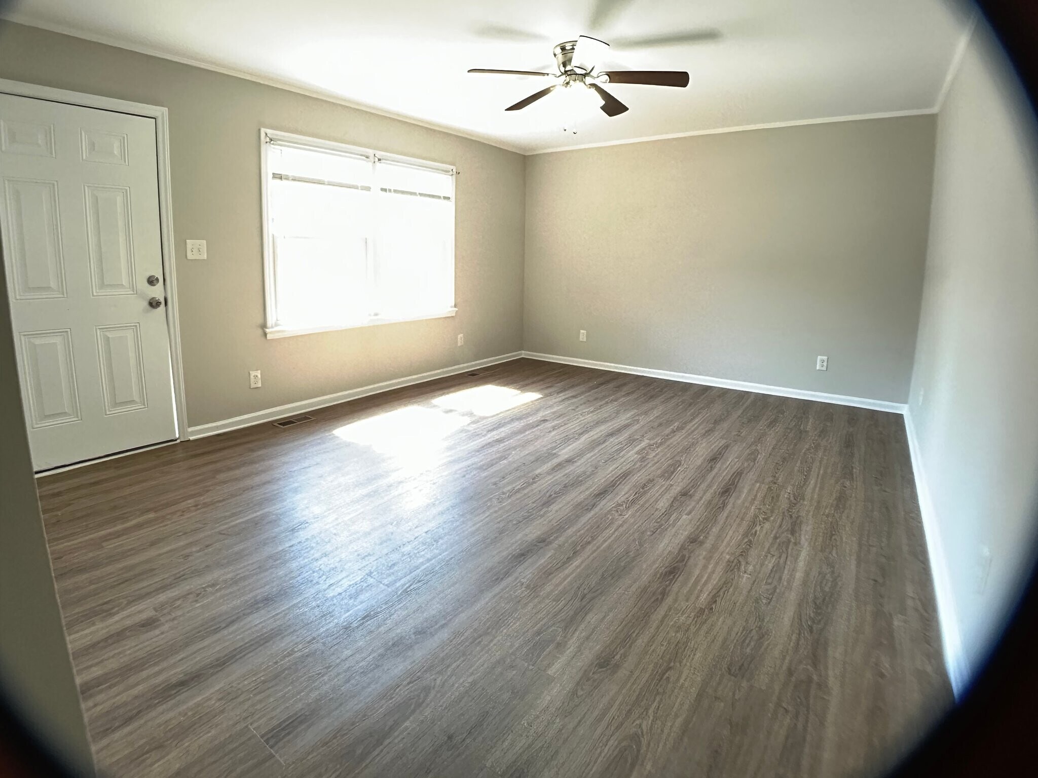 Building Photo - 1806 Alpine Dr