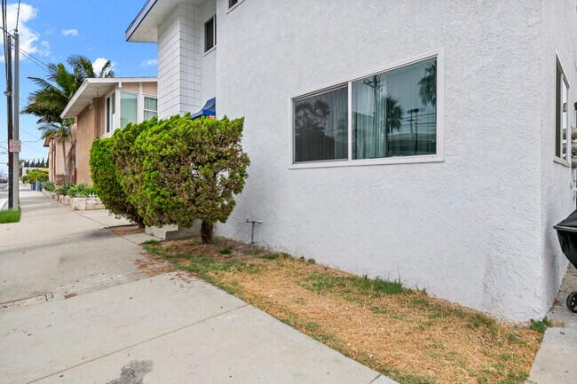 Building Photo - 4317 W 120th St