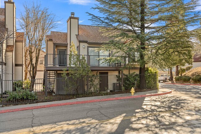 Building Photo - 217 Village Bay