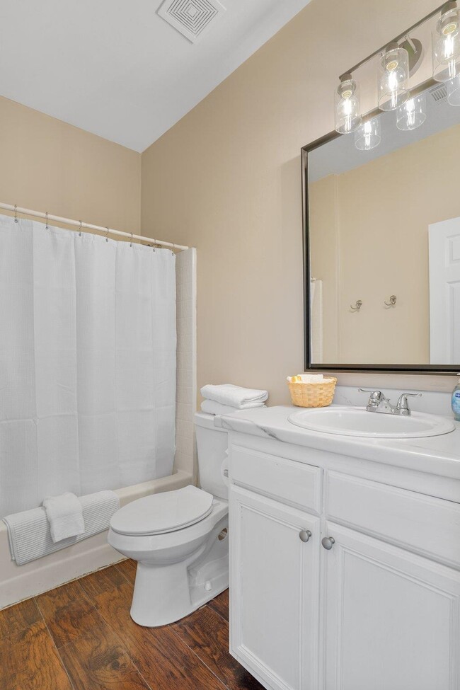 Building Photo - 1516 S Adams St