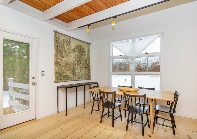 Building Photo - 97 Swamp Rd