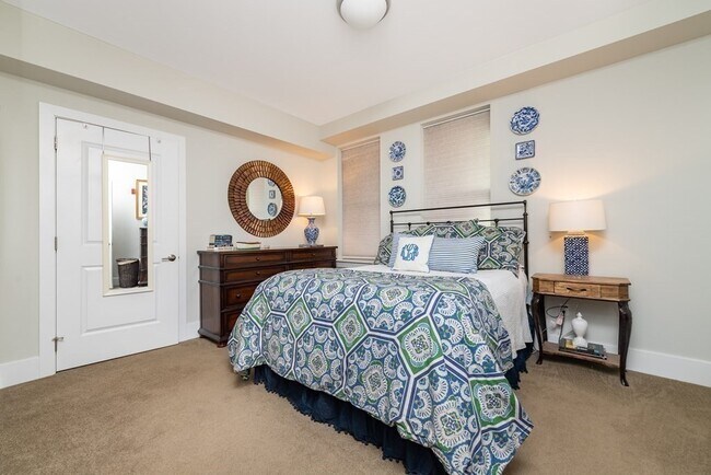 Building Photo - 10 St George St