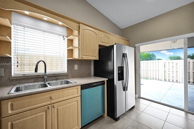 Building Photo - 4471 SW 138th Ct