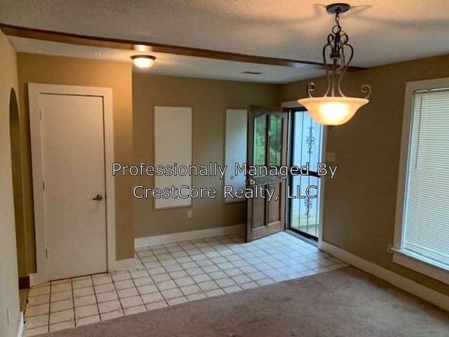 Building Photo - 5441 Fieldcrest Ave