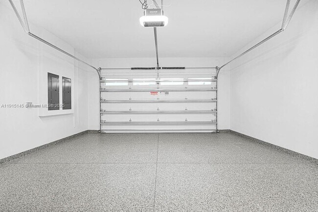 Building Photo - 12413 Solana Bay Cir