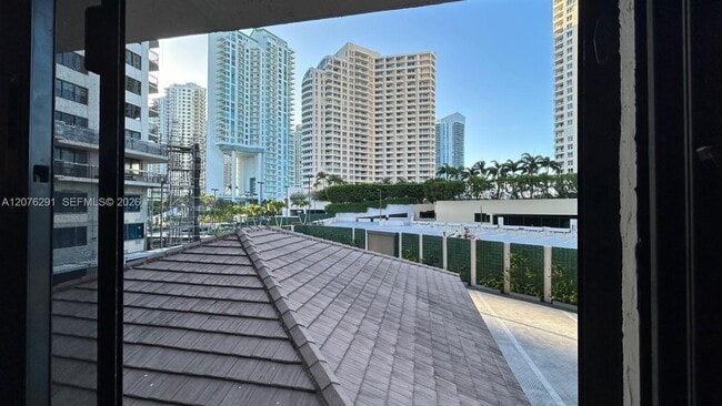 Building Photo - 540 Brickell Key Dr