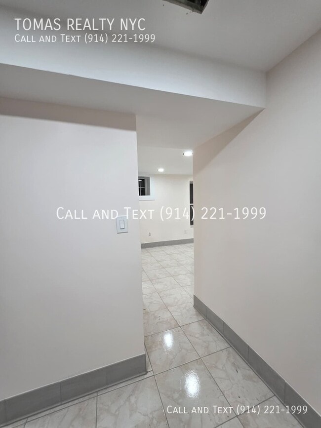 Building Photo - 245 Woodworth Ave