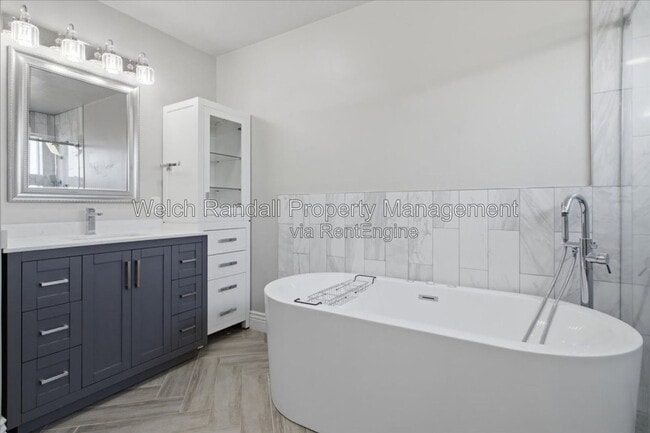 Building Photo - 2106 E Sunnyvale Dr
