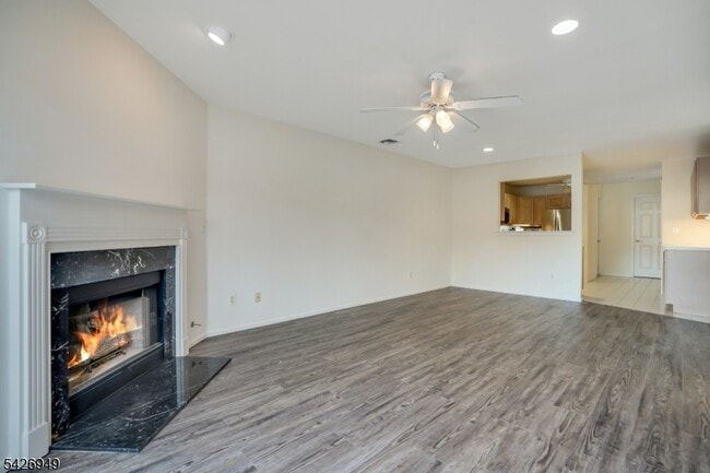 Building Photo - 16 Lagoon Way