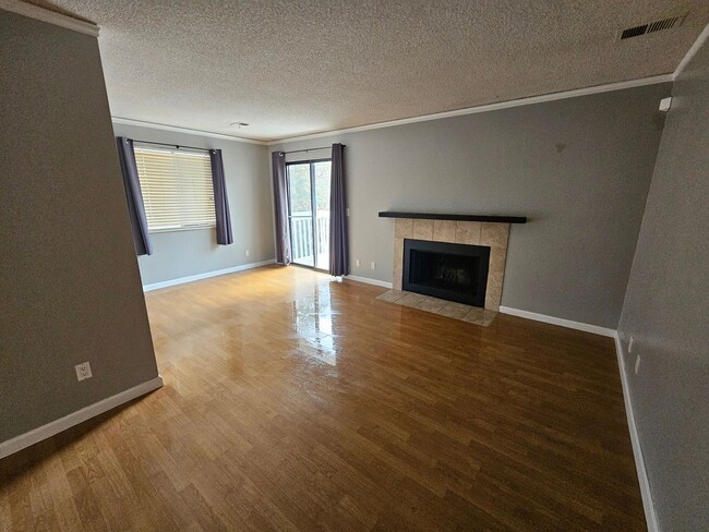 Primary Photo - 2 Bedroom Condo in Aurora