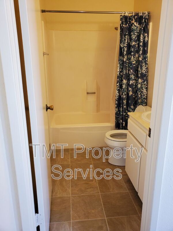 Building Photo - 924 N O St