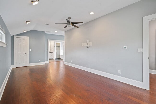 Building Photo - 2370 Elm St