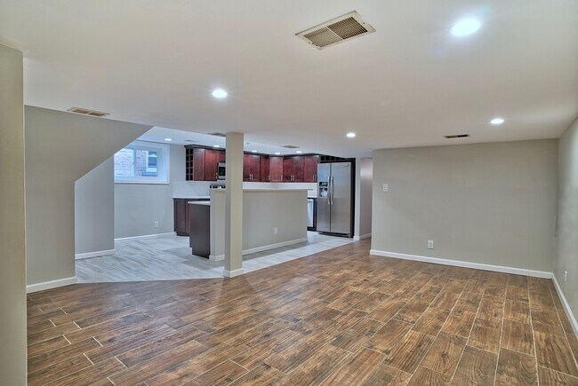 Building Photo - 4831 Kirk St