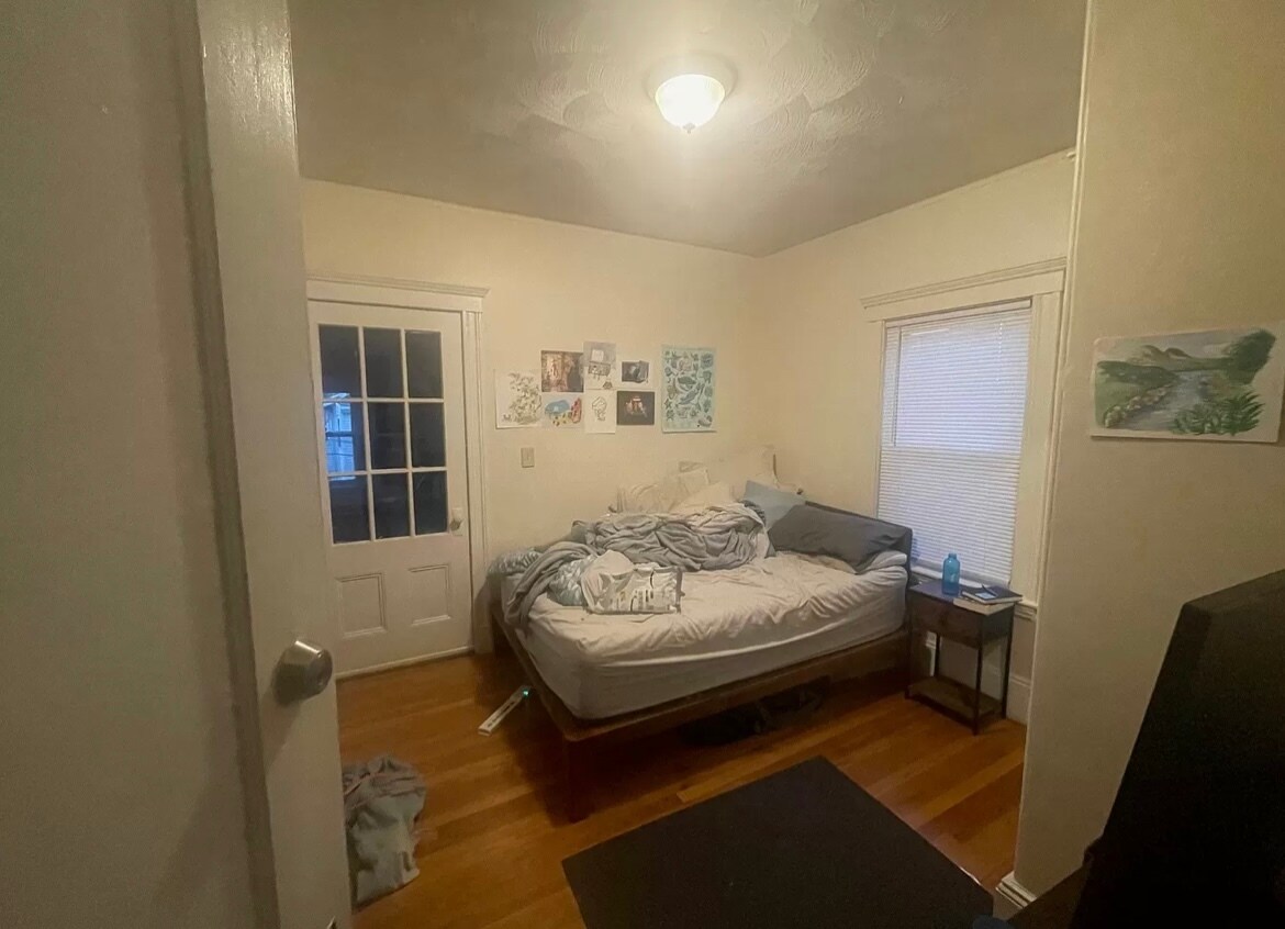 Building Photo - 10 Pinkham Rd