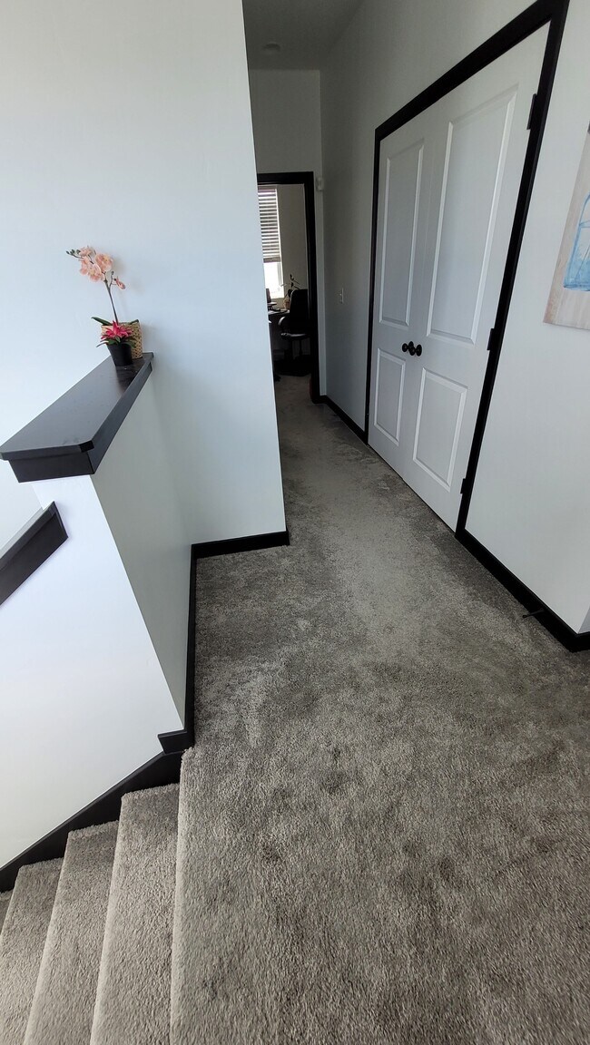 Building Photo - 11366 Sandbank Way