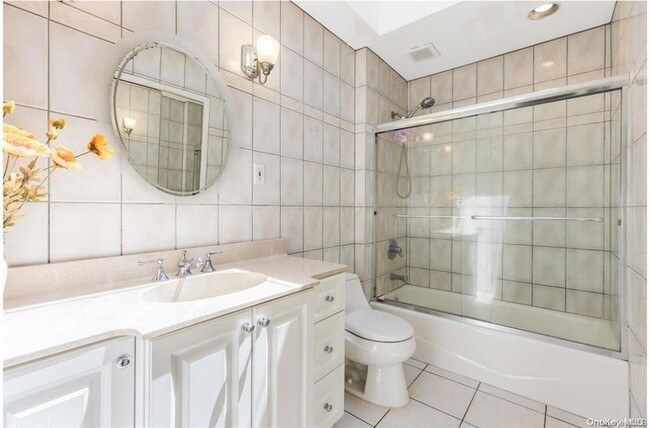 Building Photo - 261 Gramercy Dr