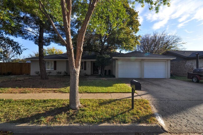 Primary Photo - Beautiful 4 Bed 2.5 Bath in South Lubbock!