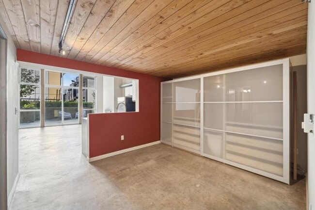Building Photo - 0 bedroom in Seattle WA 98122