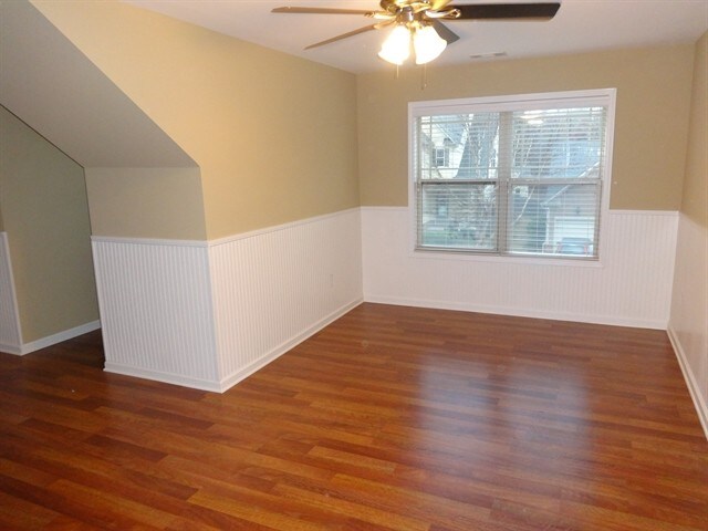 Building Photo - 243 Royal Cres Terrace