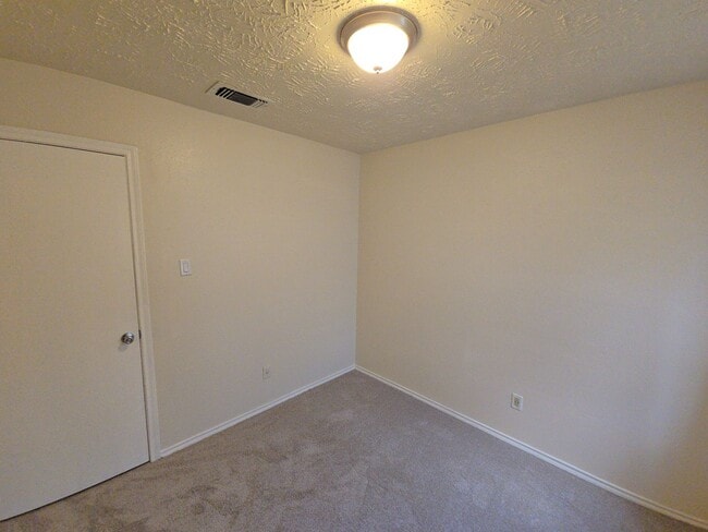 Building Photo - 3930 Mohlerbruk Dr