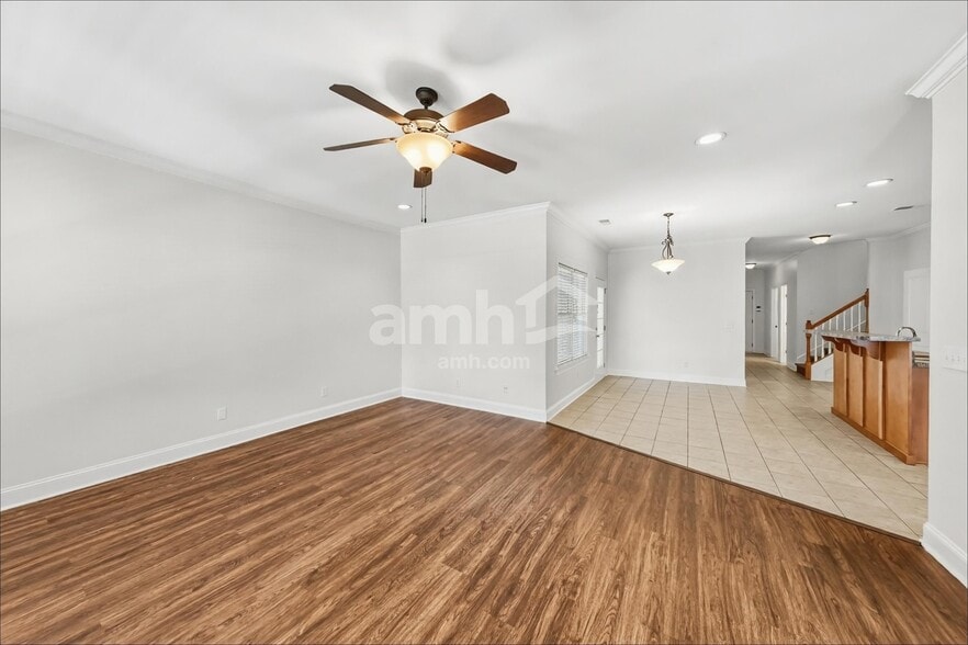 Building Photo - 5966 Armadale Dr