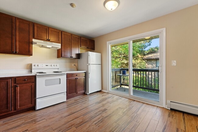 Building Photo - 514 Brookside Dr