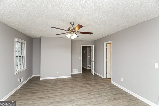Building Photo - 941 Hickory View Ct NW