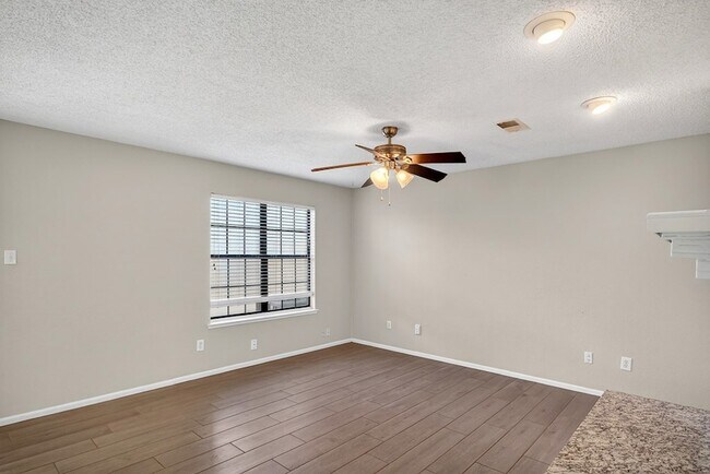 Building Photo - 3222 Preston Dr