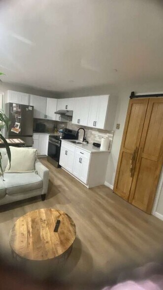 Building Photo - 62 Sycamore St