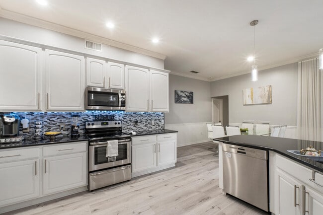 Building Photo - 511 N Pine Meadow Dr