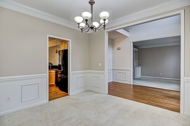 Building Photo - Available Now - Large 5 BD/3 Full Bath Home with Fenced Yard