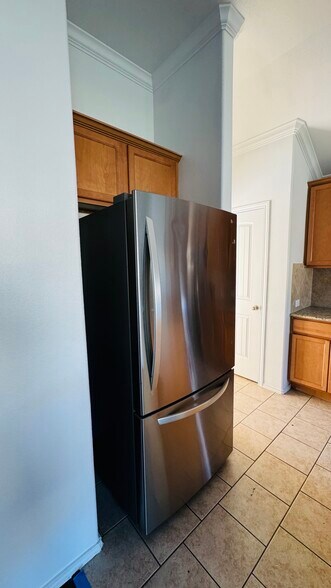 Building Photo - 112 Hendelson Ln