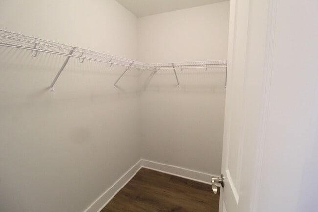 Building Photo - Lease assignment