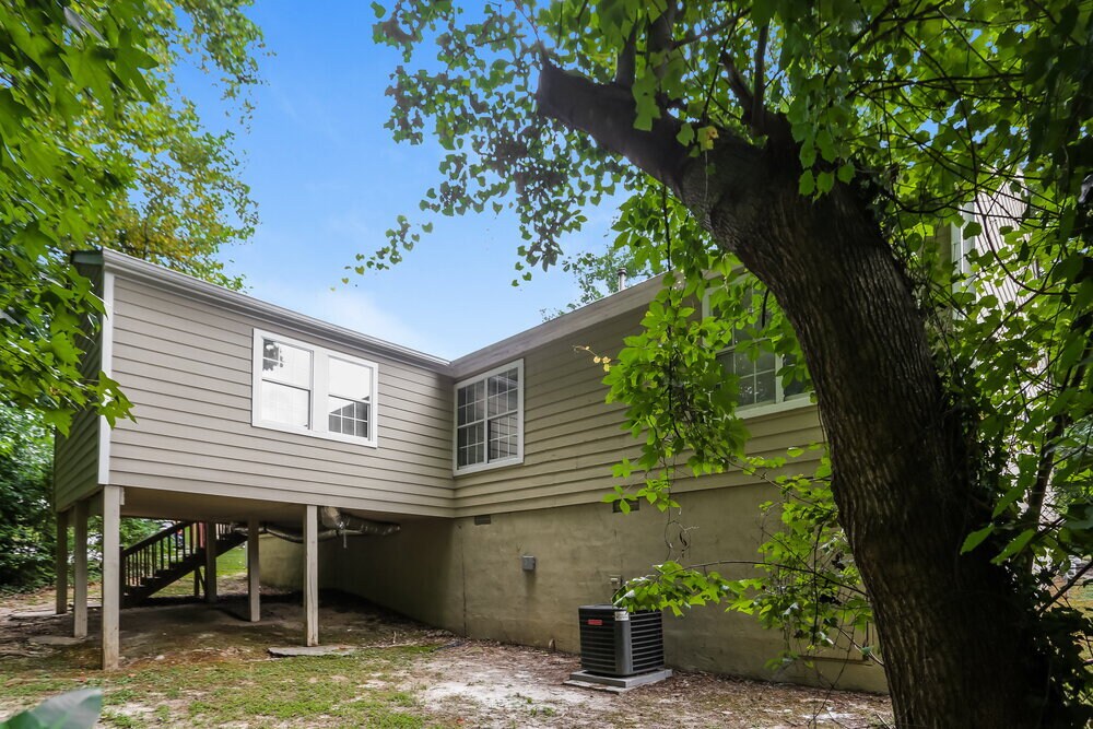 Building Photo - 1343 Ling Dr